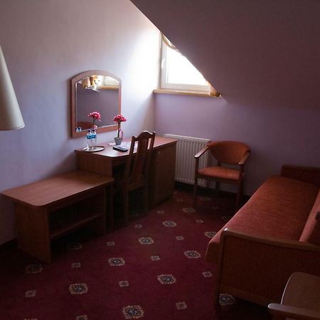 Bed and Breakfast Dwor Dluzniewo Exteriér fotografie