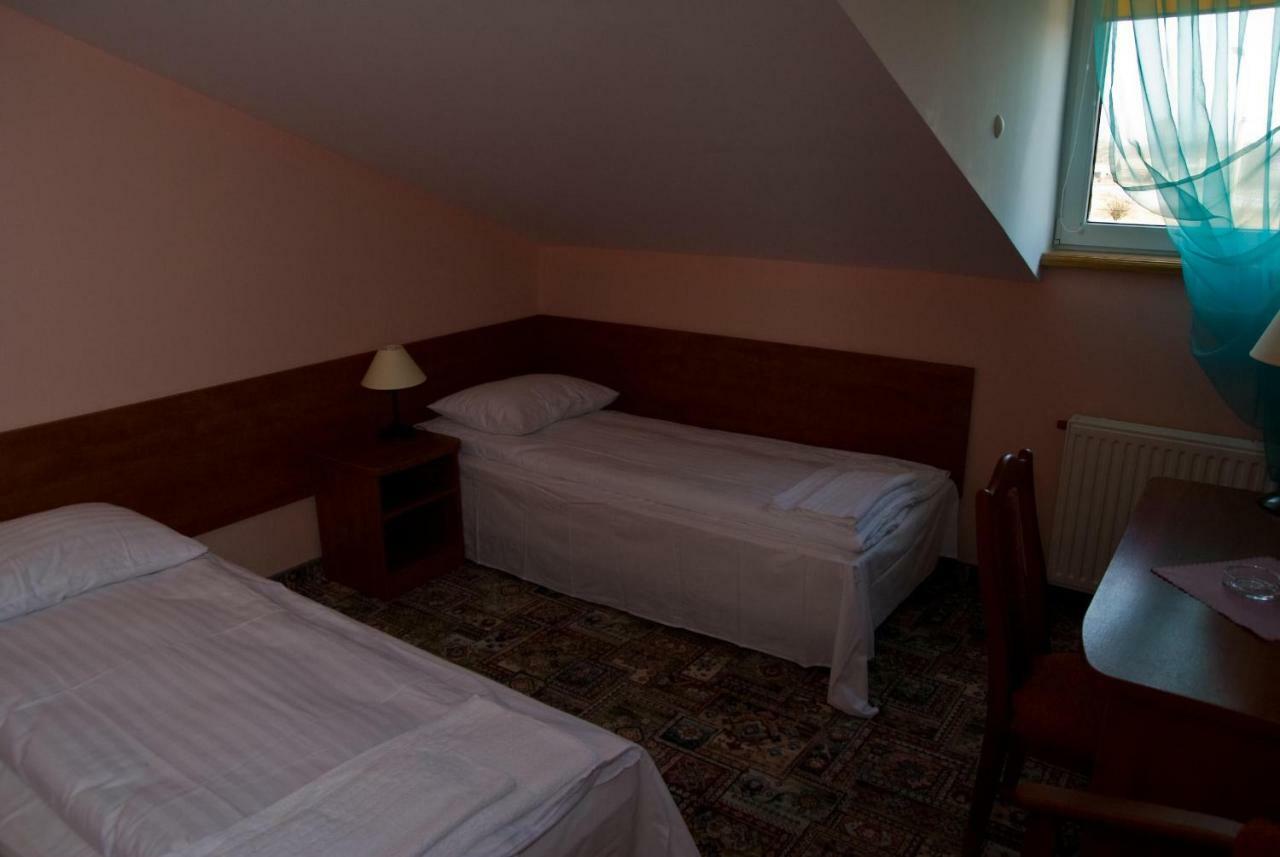 Bed and Breakfast Dwor Dluzniewo Exteriér fotografie