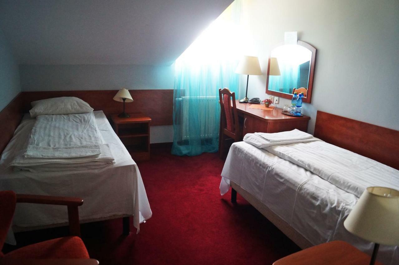 Bed and Breakfast Dwor Dluzniewo Exteriér fotografie
