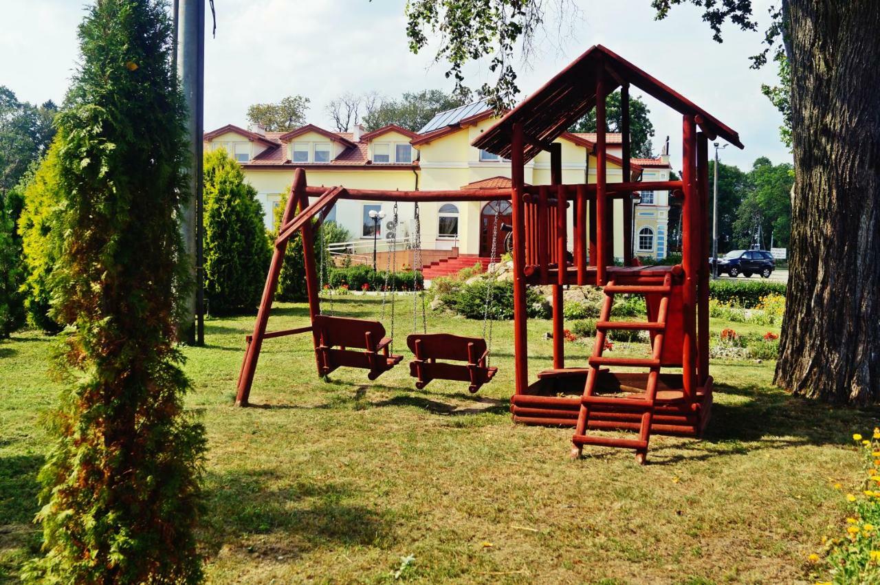 Bed and Breakfast Dwor Dluzniewo Exteriér fotografie