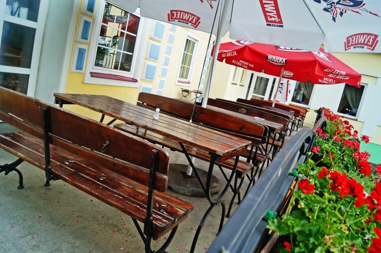 Bed and Breakfast Dwor Dluzniewo Exteriér fotografie